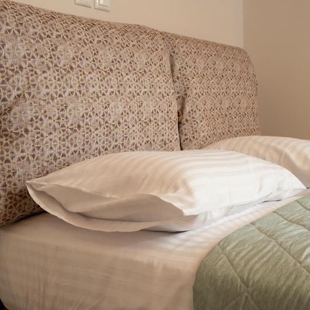 Comfy & Stylish Apt In Ioannina Apartment ภายนอก รูปภาพ