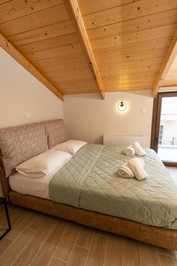 Comfy & Stylish Apt In Ioannina Apartment ภายนอก รูปภาพ