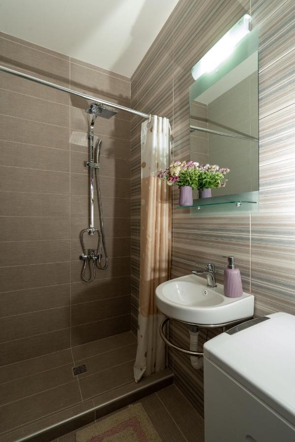 Comfy & Stylish Apt In Ioannina Apartment ภายนอก รูปภาพ